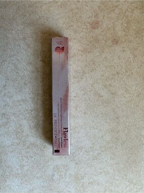 Flawless Micro Precision Brow Pen